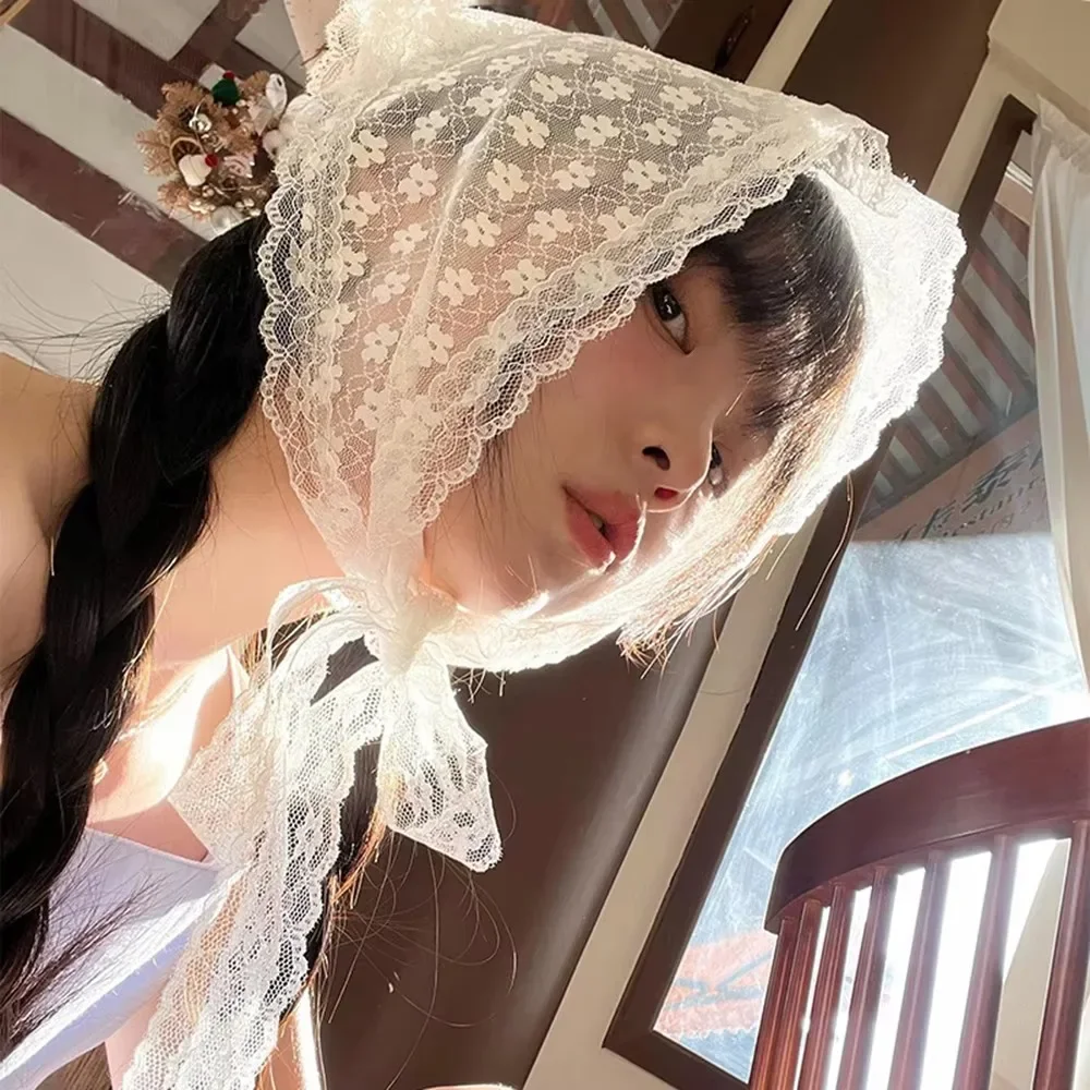 Photography Triangle - レースフラワー エレガントな気質 レース女性用フラワー ホワイトスイートトライアングルスカーフ 薄くて通気性のあるリボン 芸術的なスタイル
