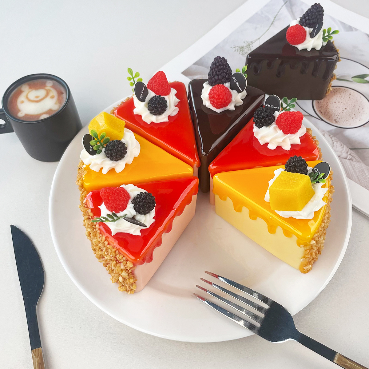 偽物の誕生日ケーキシミュレーション三角ムースケーキモデル結婚 - Photography Triangle のレビューと価格
